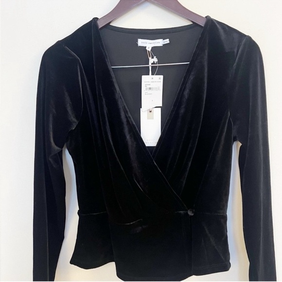 Good American Velvet Wrap Top Black V-Neck NEW Size (2) Medium Long Sleeves - Picture 3 of 9